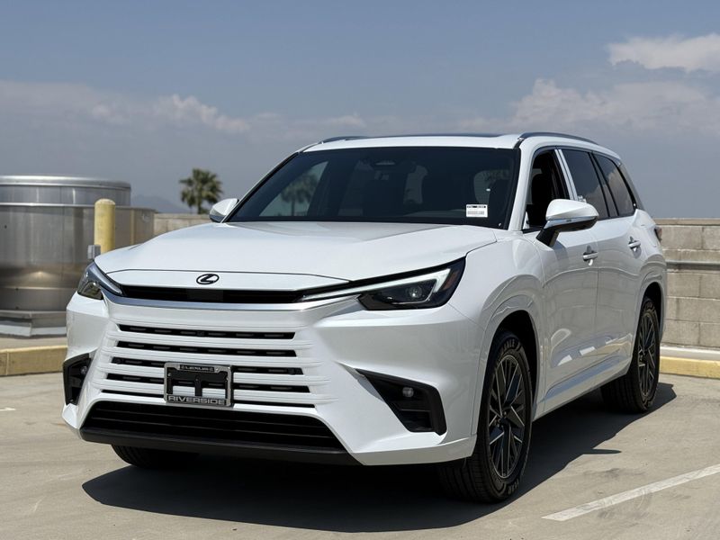 2025 Lexus TX Image 7