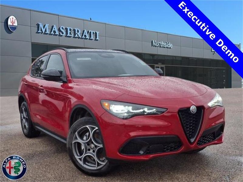 2025 Alfa Romeo Stelvio Image 1