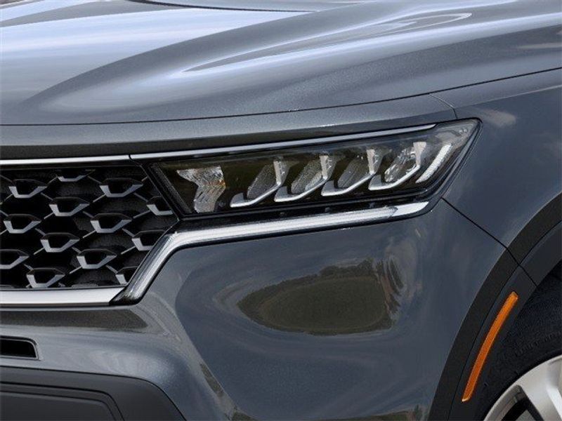 2023 Kia Sorento LXImage 10