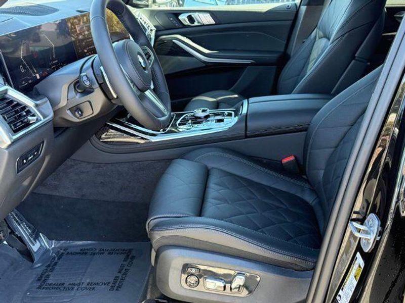 New 2026 BMW X7 xDrive40iImage 17