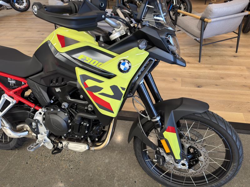 2025 BMW F 900 GS - SAO PAULO YELLOW 