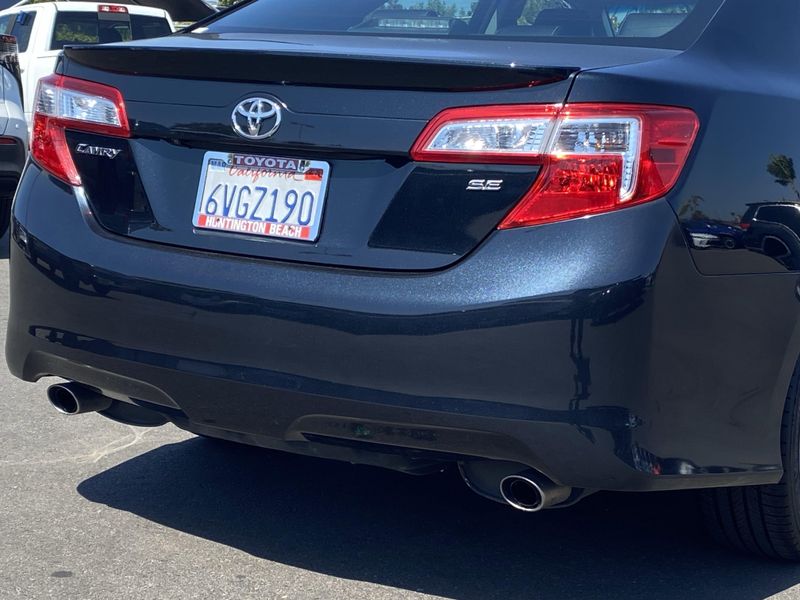 2012 Toyota Camry SEImage 5