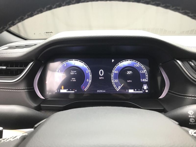 Used 2023 Jeep Grand Cherokee LimitedImage 10