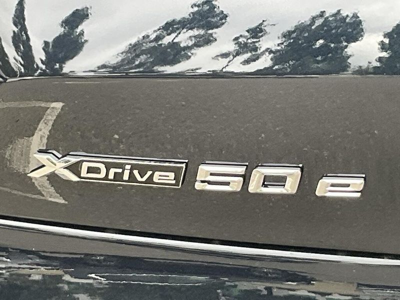 2025 BMW X5 xDrive50eImage 13