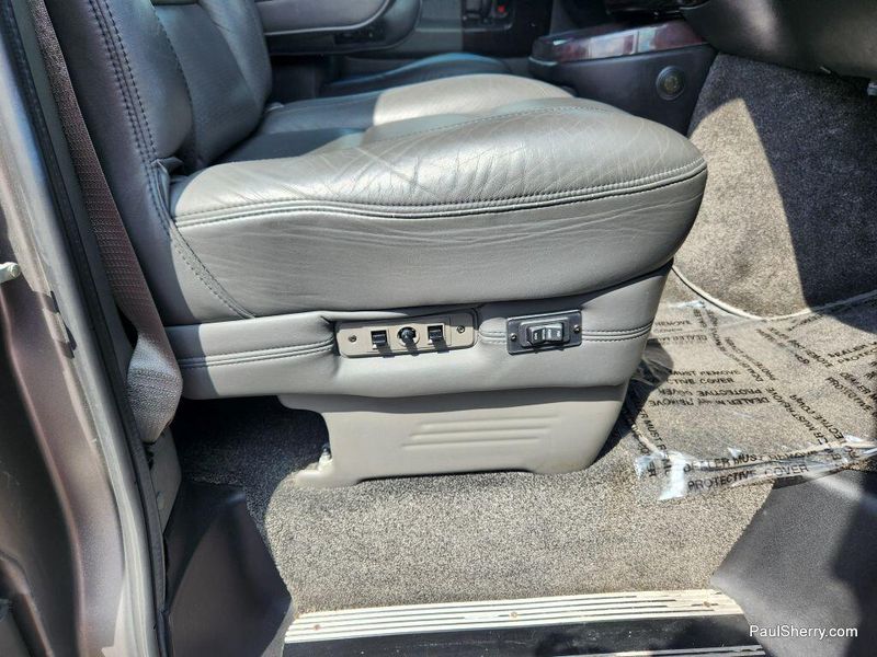 2011 Chevrolet Express 1500 Image 28