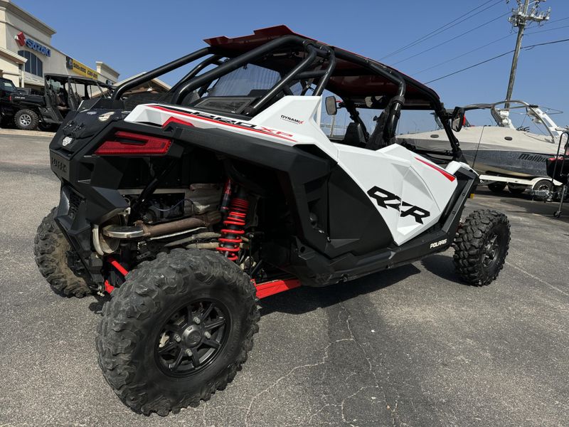 2021 POLARIS RZR PRO XP4 ULTIMATE  WHITE LIGHTNING Family PowerSports (877) 886-1997 familypowersports.com 