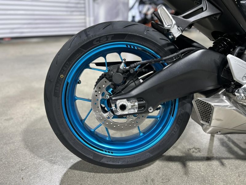 2025 CFMOTO 675SS Image 14