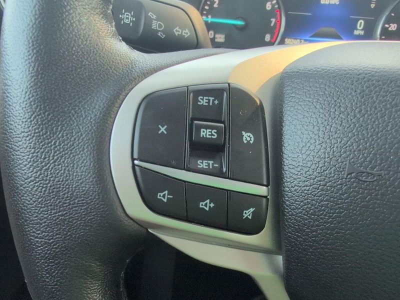 2023 Ford Explorer XLTImage 22