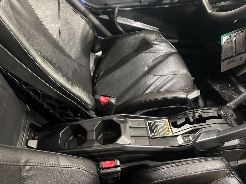 New 2027 Can-Am MAVERICK X3 RS TURBO RR Image 21