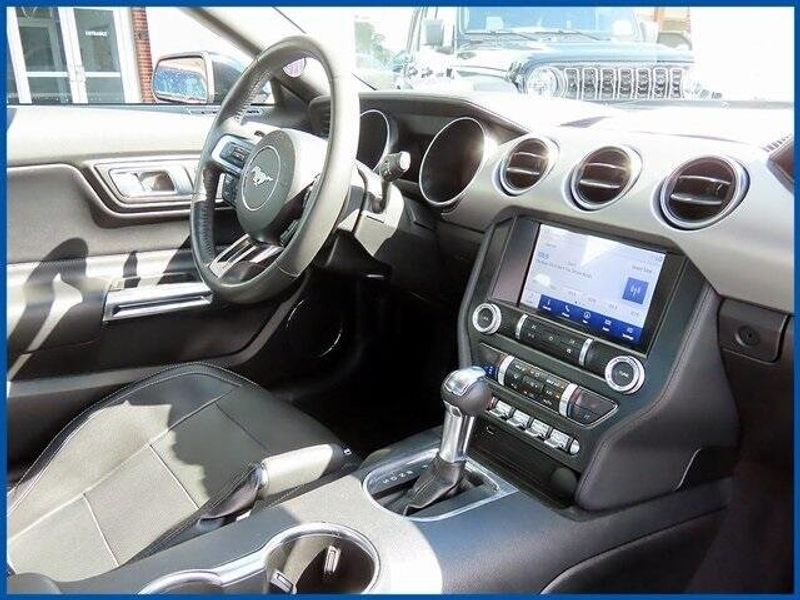 2022 Ford Mustang GT Premium photo 8
