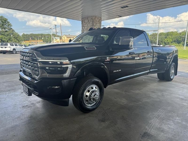 2025 RAM 3500 Limited Longhorn Crew Cab 4x4 8