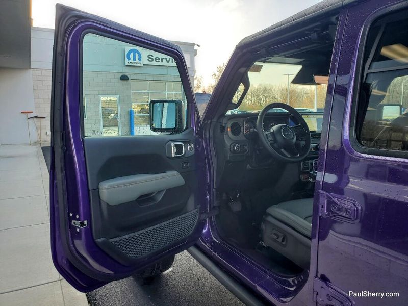 New 2026 Jeep Gladiator Mojave 4x4