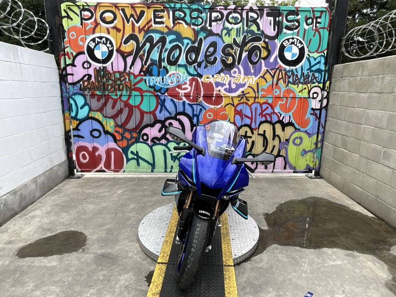 New 2026 Yamaha YZF-R1 Image 3
