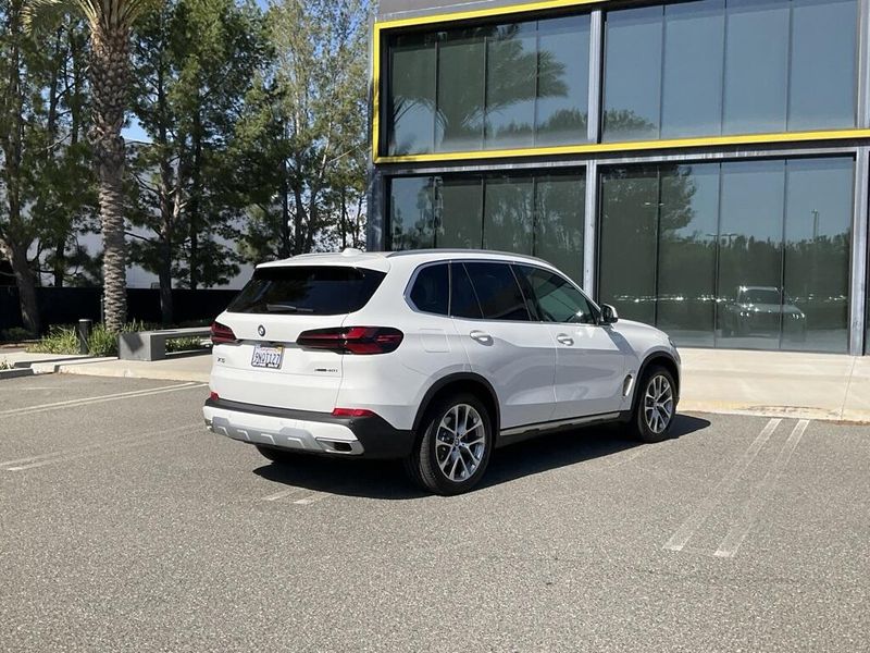 2025 BMW X5 xDrive40iImage 7