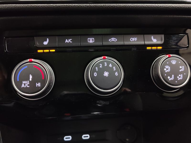 Used 2023 Volkswagen Taos SE AWD w/SunroofImage 20