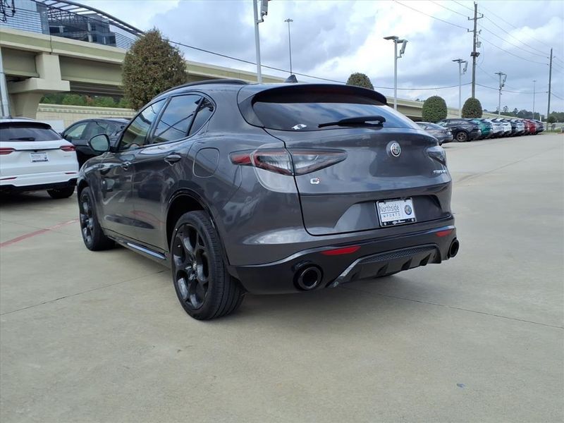 Used 2024 Alfa Romeo Stelvio VeloceImage 2