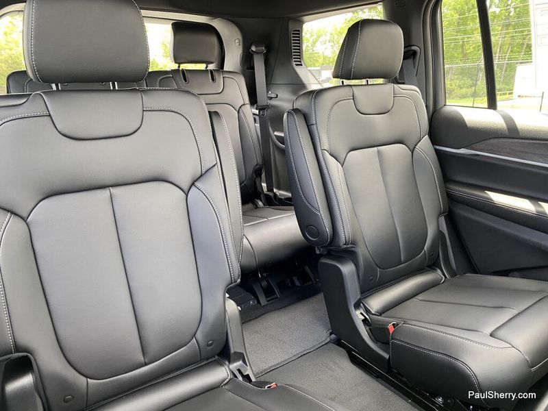 New 2026 Jeep Grand Cherokee L Limited 4x4