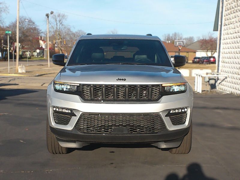 2024 Jeep Grand Cherokee Limited 4x4Image 2