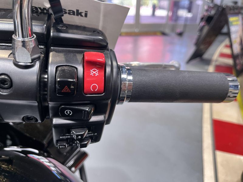 New 2025 Kawasaki VULCAN 1700 VAQUERO ABS Image 10