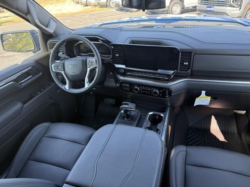 2025 Chevrolet Silverado 1500 RST photo 18