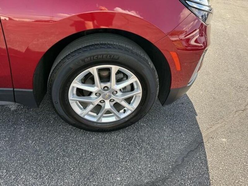 2024 Chevrolet Equinox LT photo 4