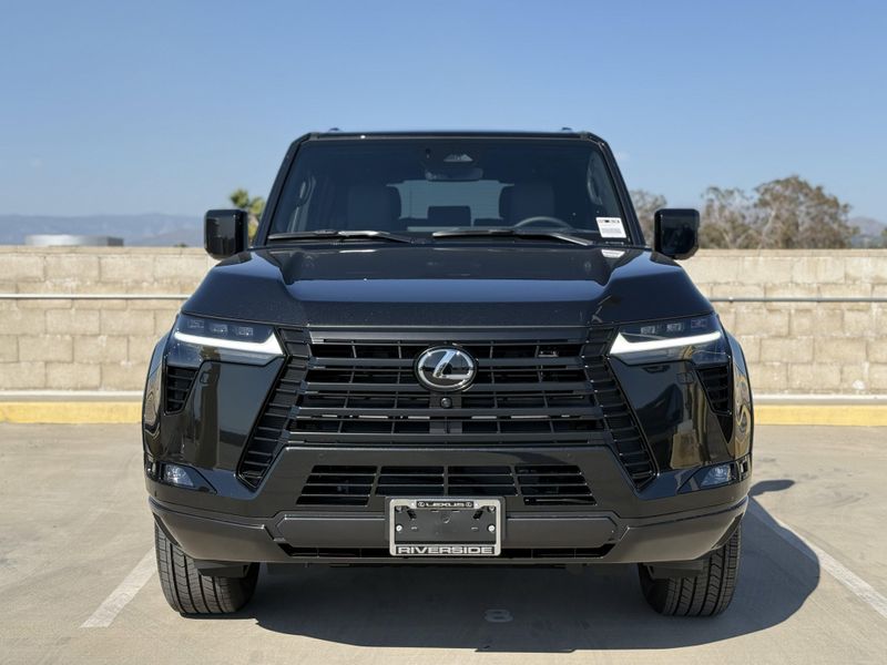 2025 Lexus GX Image 6