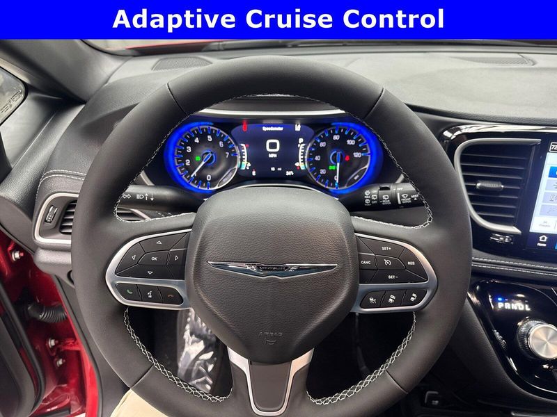 2025 Chrysler Pacifica Select AwdImage 10