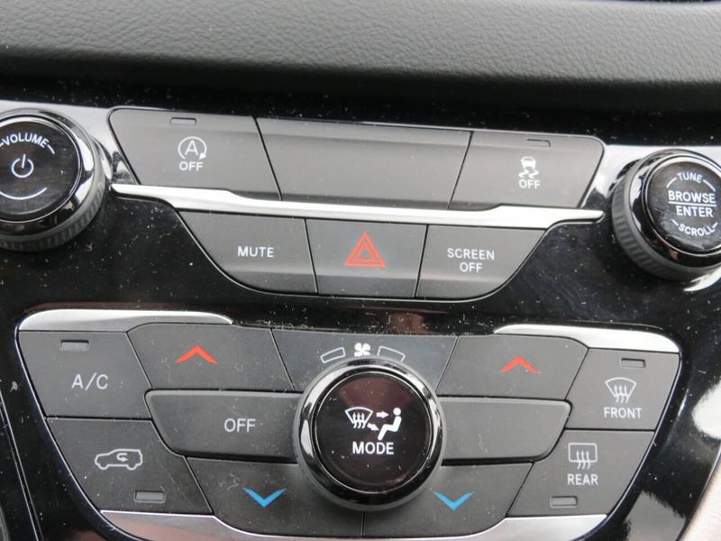 2023 Chrysler Voyager LX 4dr Mini VanImage 21