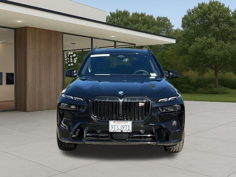 Used 2026 BMW X7 M60iImage 4
