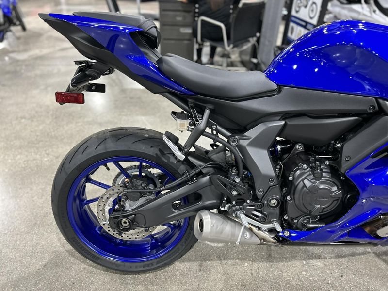 2025 Yamaha YZF-R7 Image 6