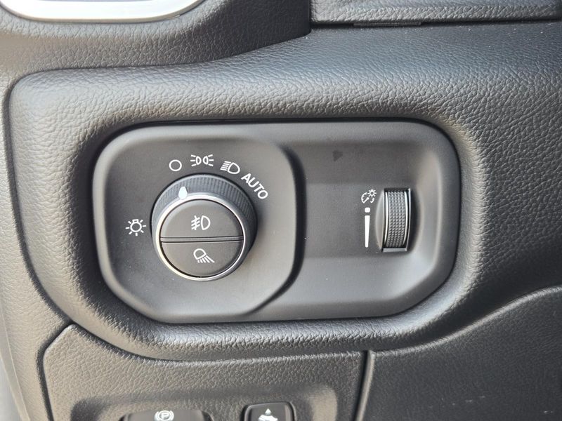 Used 2022 RAM 1500 Big Horn 4x4 Crew Cab 5'7 Box