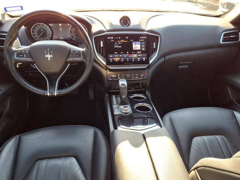 Used 2022 Maserati Ghibli Modena Q4Image 4