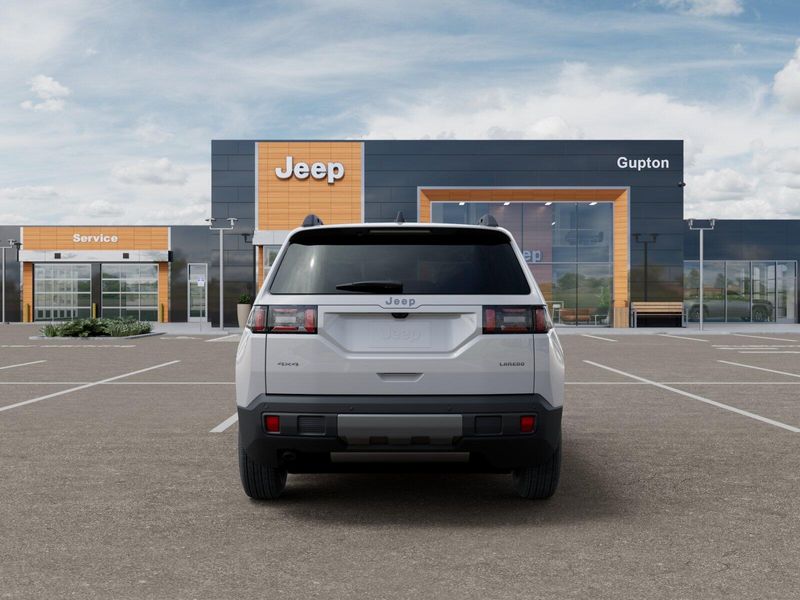 New 2026 Jeep Cherokee Laredo 4x4Image 33