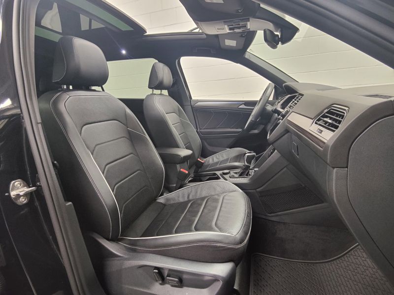 Used 2024 Volkswagen Tiguan AWD SEL R-Line w/Sunroof/NavImage 4