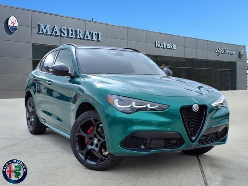 2025 Alfa Romeo Stelvio Image 1