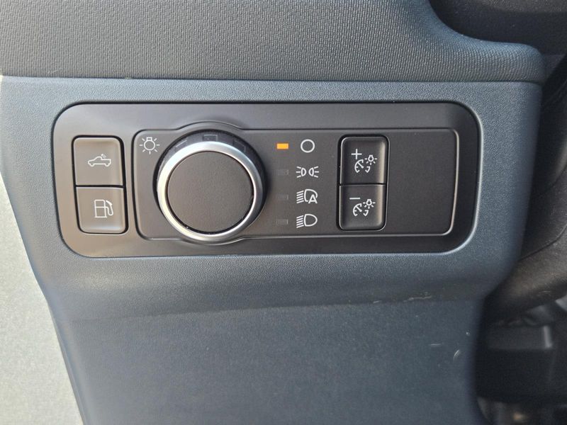 Used 2025 Ford Maverick XL FWD SuperCrew