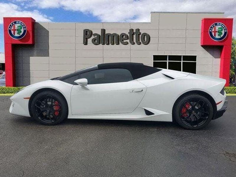 2017 Lamborghini Huracan Spyder photo 5