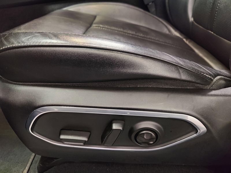 2023 Jeep Wagoneer 5.7L V6 4X4 w/Sunroof & NavImage 15