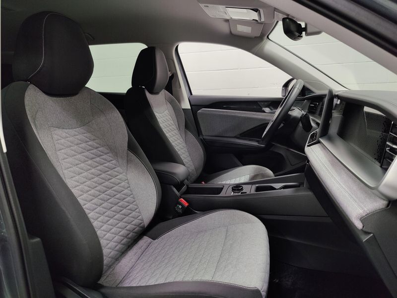 Used 2025 Volkswagen Tiguan S 4-Motion AWDImage 5