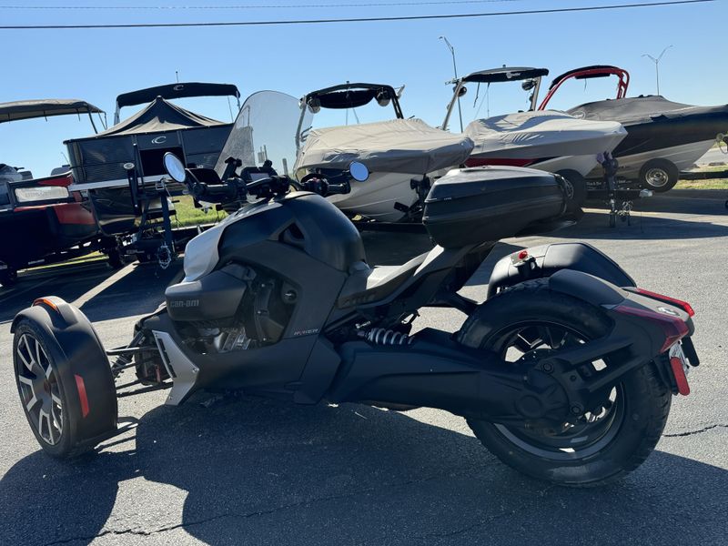 2020 Can-Am RYKER RALLY 900 ACE BLACK SILVERImage 3