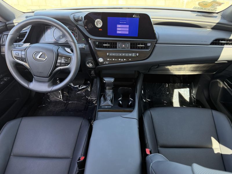 Used 2025 Lexus ES 350Image 32