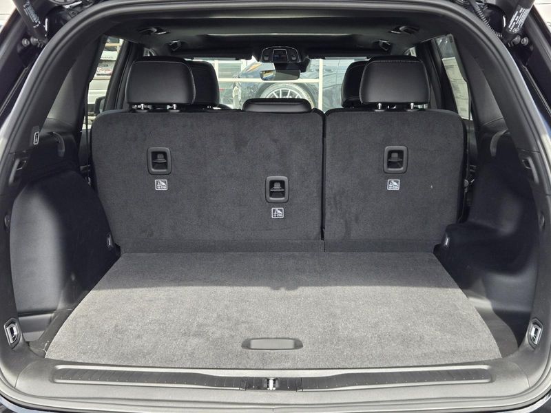 New 2026 Jeep Grand Cherokee Laredo Altitude 4x2