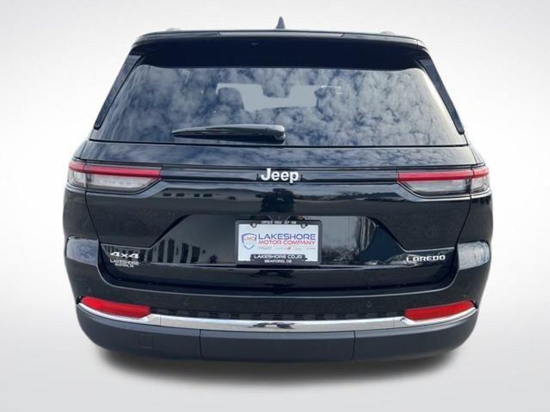 2025 Jeep Grand Cherokee Laredo X 4x4