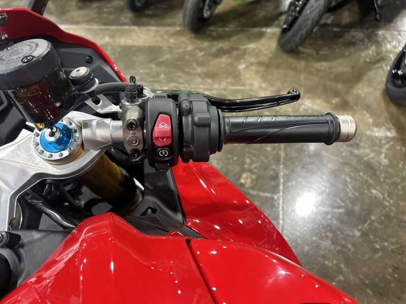 New 2026 Ducati PANIGALE V2 S 896 Image 18