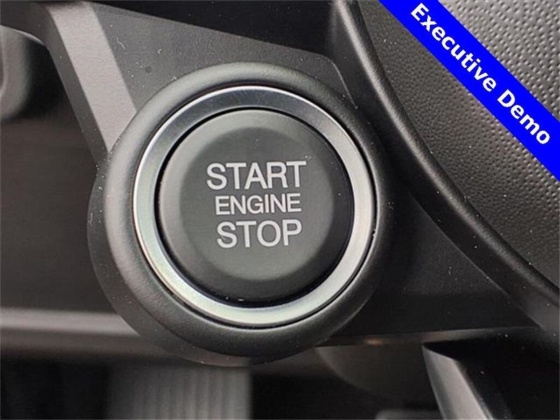 2025 Alfa Romeo Stelvio AwdImage 19