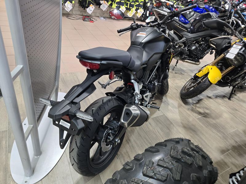 2025 Honda CB300R MATTE BLACK METALLICImage 5