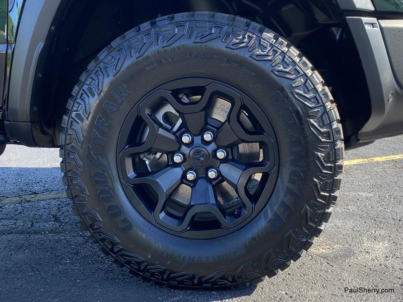 New 2026 RAM 1500 Rho Crew Cab 4x4 5'7' Box