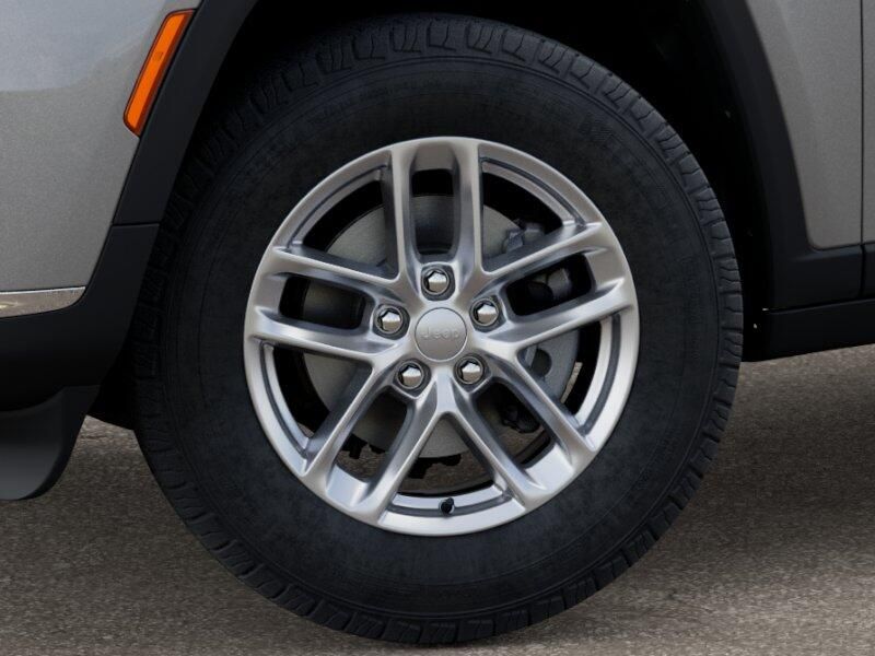 New 2025 Jeep Grand Cherokee L Laredo X 4x4