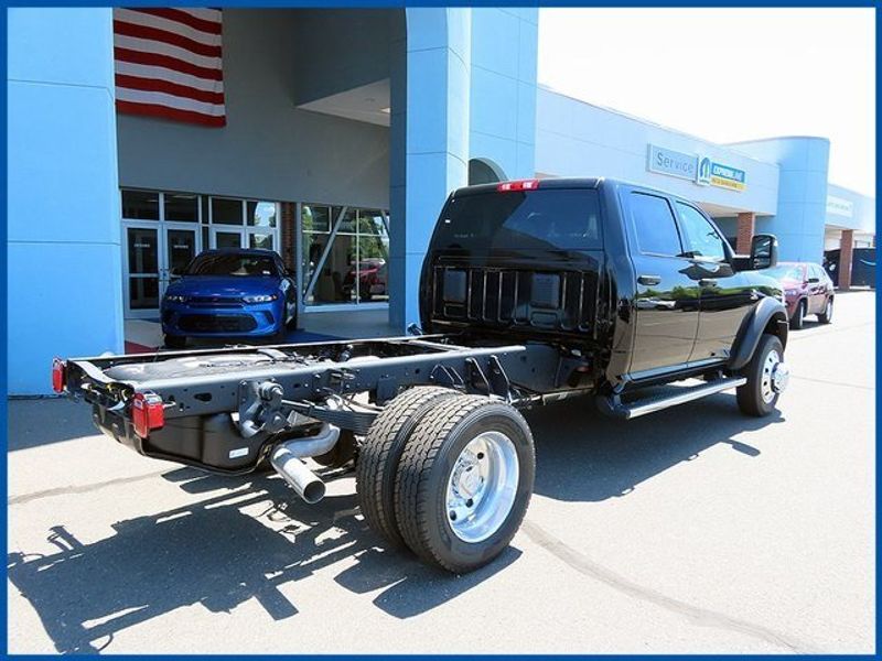 2024 RAM 5500 Chassis Cab TradesmanImage 7