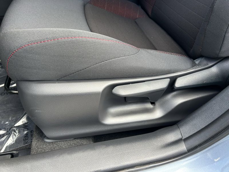 Used 2025 Toyota Corolla SEImage 17